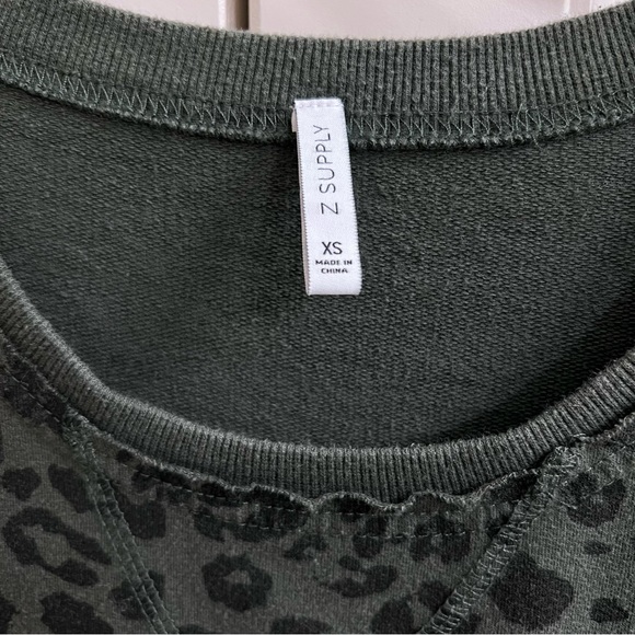 Z Supply Weekender in Army Green Leopard Print - Picture 7 of 7